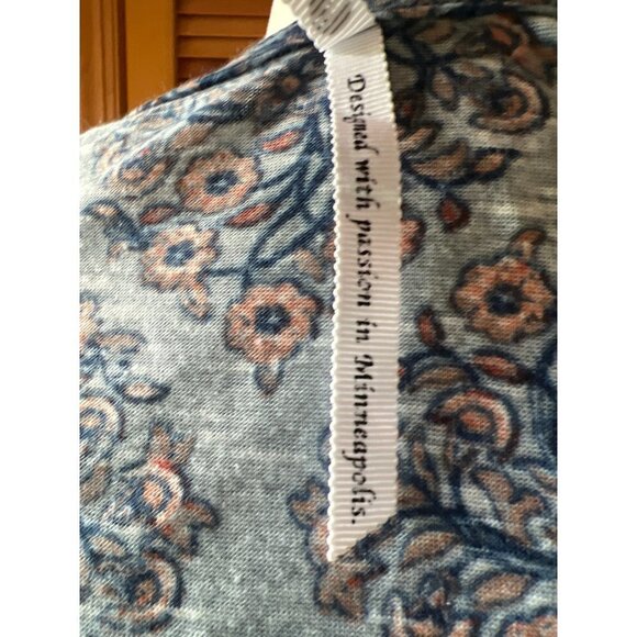 Leo & Nicole Bohemian Top -- PM - Picture 8 of 9